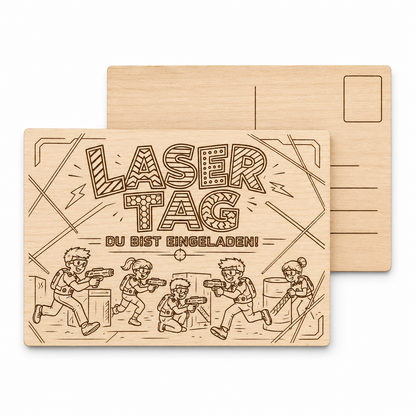 Personalisierbare Holzpostkarte von bergbueb.ch mit individueller Botschaft auf echtem Holz, detailreiche Holzstruktur sichtbar
